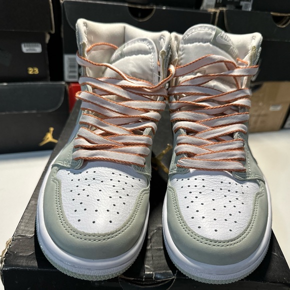 Jordan 1 Retro High OG Seafoam (Women's) - Picture 2 of 9